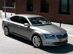Silber Gebraucht 2015 Skoda Superb Style Limousine | 19.100 € (Etwas zu teuer)