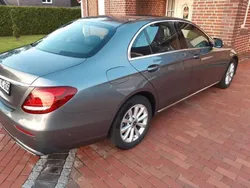 Grau Gebraucht 2017 Mercedes E200 Avantgarde Limousine | 20.900 € (Fairer Preis)