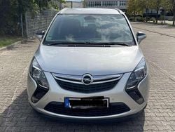 Grau Gebraucht 2016 Opel Zafira Tourer drive Van / Kleinbus | 7.950 € (Guter Preis)