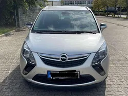 Grau Gebraucht 2016 Opel Zafira Tourer drive Van / Kleinbus | 8.100 € (Guter Preis)