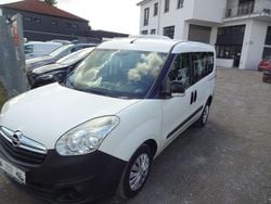 Weiß Gebraucht 2015 Opel Combo Van / Kleinbus | 4.850 € (Fairer Preis)