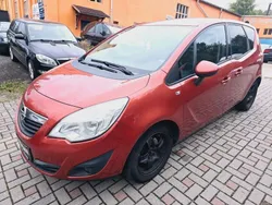 Rot Gebraucht 2011 Opel Meriva Design Edition Van / Kleinbus | 2.190 € (Guter Preis)