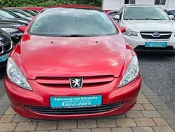 Rot Gebraucht 2005 Peugeot 307 CC Filou Cabrio | 3.990 € (Teuer)