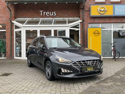 Grau Gebraucht 2023 Hyundai i30 Edition 30 Kombi | 18.880 € (Etwas zu teuer)