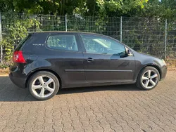 Schwarz Gebraucht 2007 VW Golf V Kleinwagen | 2.150 € (Fairer Preis)