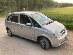 Silber Gebraucht 2005 Opel Meriva Edition Van / Kleinbus | 1.849 € (Fairer Preis)