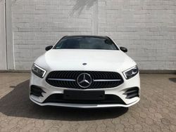 Weiß Gebraucht 2017 Mercedes A200 AMG line Limousine | 28.900 €