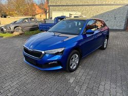 Raceblau metallic Gebraucht 2023 Skoda Scala Kleinwagen | 23.445 € (Etwas zu teuer)