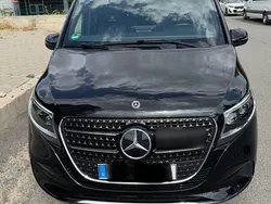 Schwarz Gebraucht 2018 Mercedes V250 Van / Kleinbus | 49.500 €