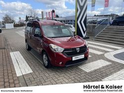 Rot Gebraucht 2020 Dacia Dokker Comfort Van / Kleinbus | 16.450 € (Etwas zu teuer)