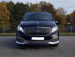Schwarz Gebraucht 2023 Mercedes V220 Business Van / Kleinbus | 74.900 € (Etwas zu teuer)