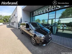 Schwarz Gebraucht 2024 Mercedes V300 Avantgarde Van / Kleinbus | 73.490 € (Etwas zu teuer)