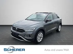 Indiumgraumetallic/schwarz (metallic) Gebraucht 2025 VW T-Roc Life SUV | 29.900 € (Superpreis)