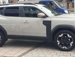 Beige Gebraucht 2024 Dacia Duster Extreme SUV | 25.500 € (Fairer Preis)