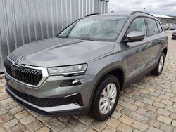 Graphitgrau metallic Neu 2025 Skoda Karoq SUV | 32.079 € (Superpreis)