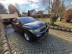 Schwarz Gebraucht 2023 VW Tiguan Allspace R-line SUV | 37.700 € (Guter Preis)