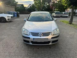 Silber Gebraucht 2004 VW Golf IV Comfortline Limousine | 2.800 € (Teuer)