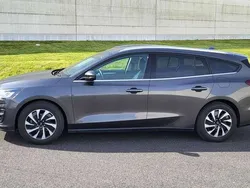 Grau Gebraucht 2022 Ford Focus Titanium X Kombi | 17.500 € (Superpreis)