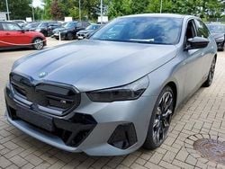 Grau Gebraucht 2024 BMW i5 M Sport Limousine | 74.800 € (Fairer Preis)