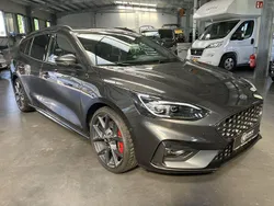 Grau Gebraucht 2021 Ford Focus ST Limousine | 25.990 € (Fairer Preis)