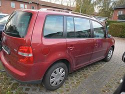 Rot Gebraucht 2004 VW Touran Basis Van / Kleinbus | 2.500 € (Fairer Preis)