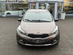 Beige Gebraucht 2015 Kia Ceed Sportswagon Kombi | 7.999 € (Guter Preis)