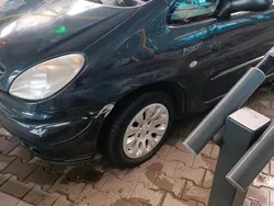 Blau Gebraucht 2003 Citroën Xsara Picasso Van / Kleinbus | 888 €