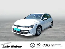 Weiß Gebraucht 2024 VW Golf VIII Life Limousine | 21.880 € (Guter Preis)