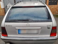Silber Gebraucht 1998 Mercedes C220 Elegance Kombi | 2.500 € (Fairer Preis)