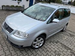 Silber Gebraucht 2005 VW Touran Van / Kleinbus | 3.999 € (Etwas zu teuer)