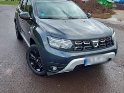 Grau Gebraucht 2022 Dacia Duster Journey SUV | 20.975 € (Fairer Preis)