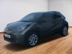 Grün Gebraucht 2022 Toyota Aygo Pulse Kleinwagen | 16.450 € (Etwas zu teuer)
