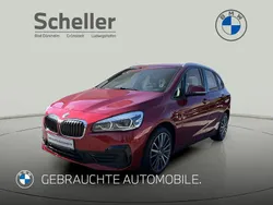 Flamencorot brillanteffekt met Gebraucht 2019 BMW 225 iPerformance Van / Kleinbus | 18.900 € (Fairer Preis)