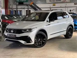 Oryxweiß perlmutteffekt Gebraucht 2023 VW Tiguan R-line Plus SUV | 43.350 € (Fairer Preis)