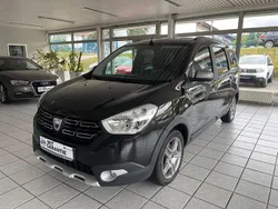 Schwarz Gebraucht 2022 Dacia Lodgy Stepway Van / Kleinbus | 14.999 € (Fairer Preis)