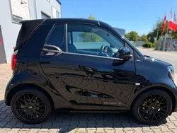 Schwarz Gebraucht 2018 Smart ForTwo Cabrio Brabus Cabrio | 21.900 € (Fairer Preis)