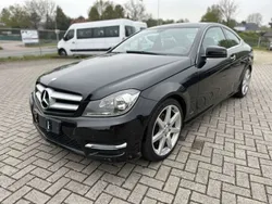 Obsidianschwarz metalliclack (metallic) Gebraucht 2012 Mercedes C220 AMG line Coupé | 12.930 € (Fairer Preis)