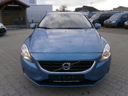Blau Gebraucht 2015 Volvo V40 Summum Limousine | 9.400 € (Fairer Preis)