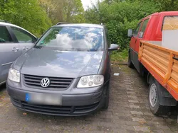 Grau Gebraucht 2003 VW Touran Van / Kleinbus | 2.350 € (Fairer Preis)