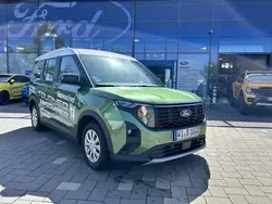 Bursting green metallic Gebraucht 2024 Ford Tourneo Courier Active Van / Kleinbus | 24.990 € (Guter Preis)