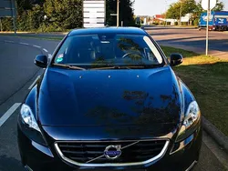 Blau Gebraucht 2025 Volvo V40 Kinetic Kombi | 5.000 €
