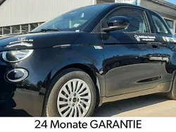 Schwarz Gebraucht 2022 Fiat 500e Action Limousine | 17.190 € (Etwas zu teuer)