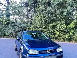 Blau Gebraucht 2002 VW Golf IV Kleinwagen | 700 € (Fairer Preis)