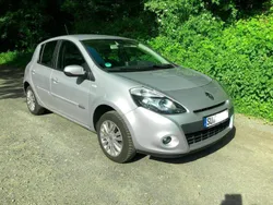 Silber Gebraucht 2012 Renault Clio IV Kleinwagen | 4.800 €