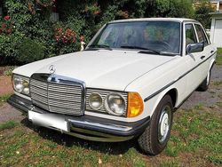 Weiß Gebraucht 1978 Mercedes 220 Limousine | 14.950 €