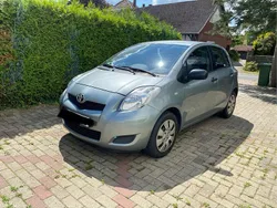 Silber Gebraucht 2009 Toyota Yaris Kleinwagen | 1.900 € (Guter Preis)