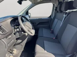 Weiss Gebraucht 2023 Opel Vivaro Van | 29.249 € (Teuer)