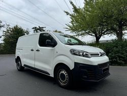 Weiß Gebraucht 2018 Citroën Jumpy Profi Van / Kleinbus | 8.990 € (Fairer Preis)