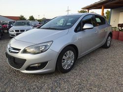 Silber Gebraucht 2014 Opel Astra Selection Limousine | 2.300 € (Teuer)