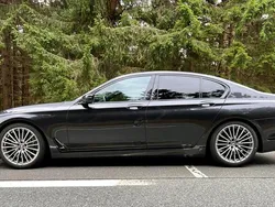 Grau Gebraucht 2018 BMW 750 Performance Limousine | 40.999 € (Fairer Preis)